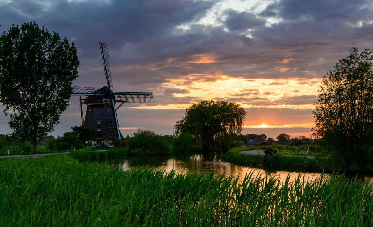 Mondriaanmolen, A Real Windmill Close To Amsterdam Abcoude Kültér fotó